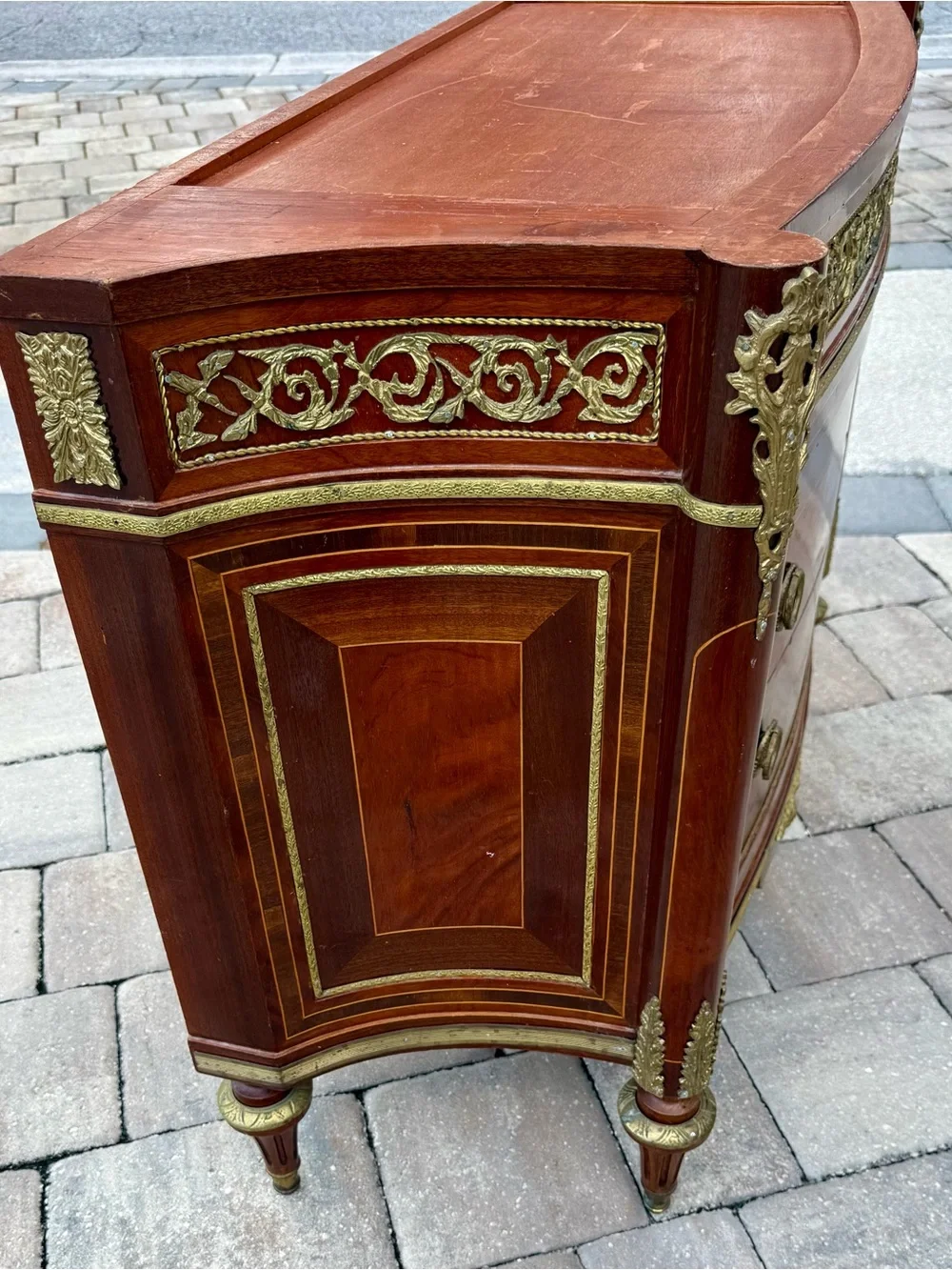 N/A elegant mahogany